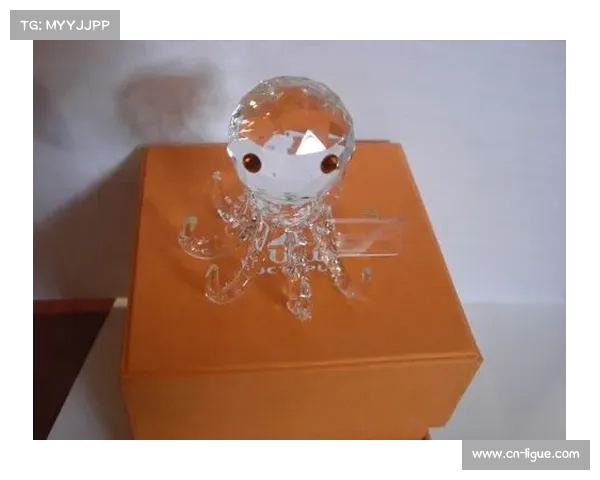 世青赛赛场文化交融，各国青年选手交换纪念品